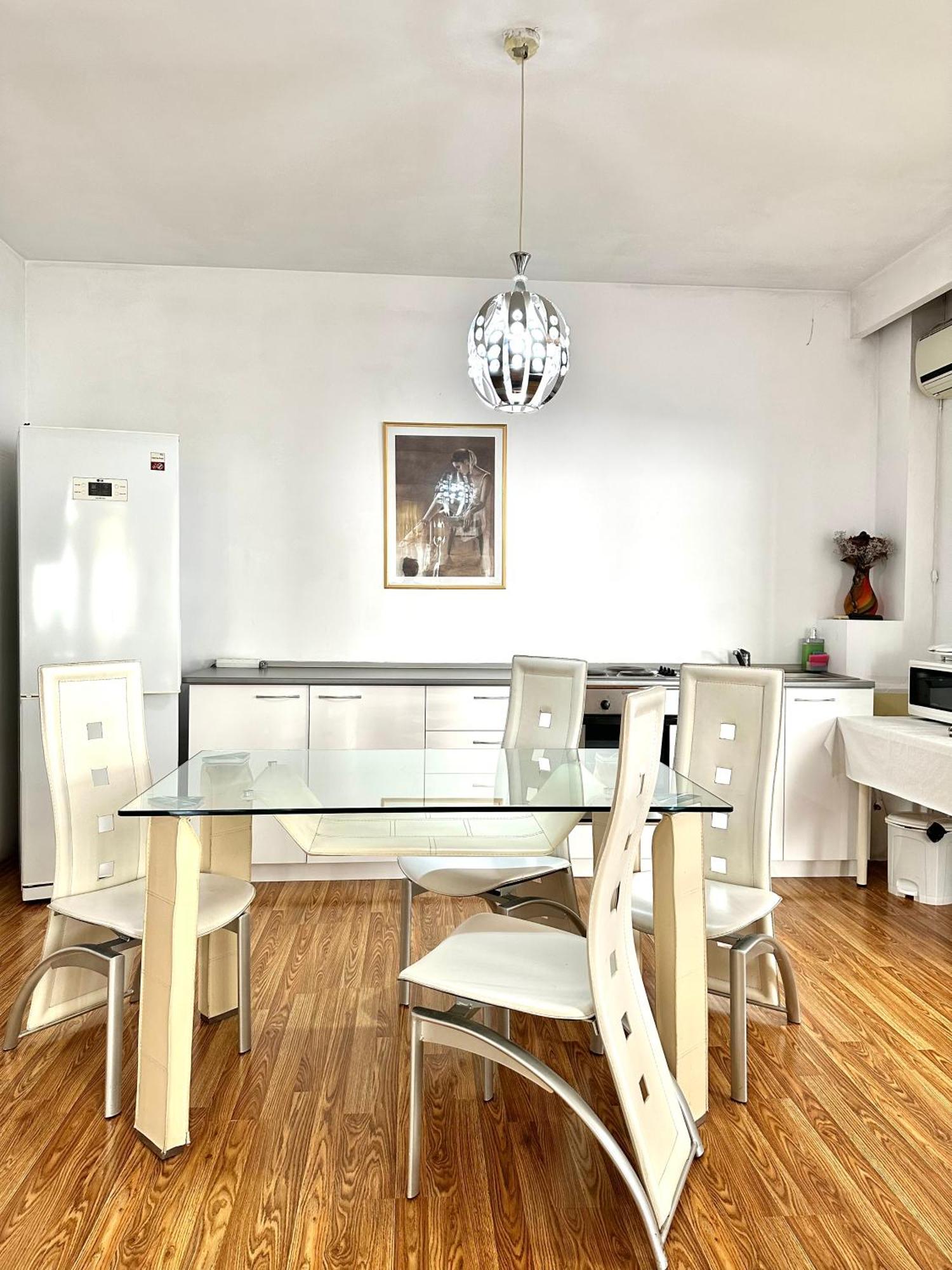 Apartament cu 1 dormitor şi terasă