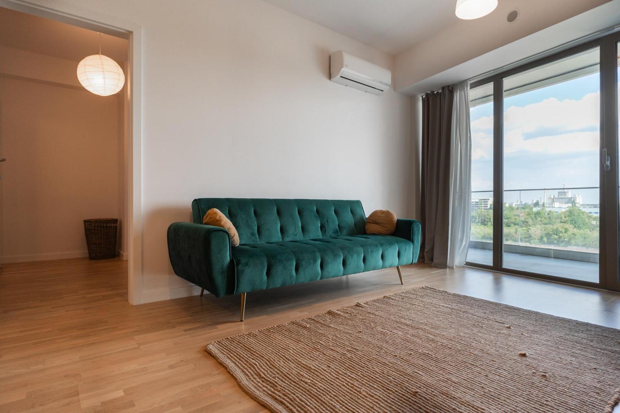 Apartament cu 1 dormitor, balcon și vedere la apă