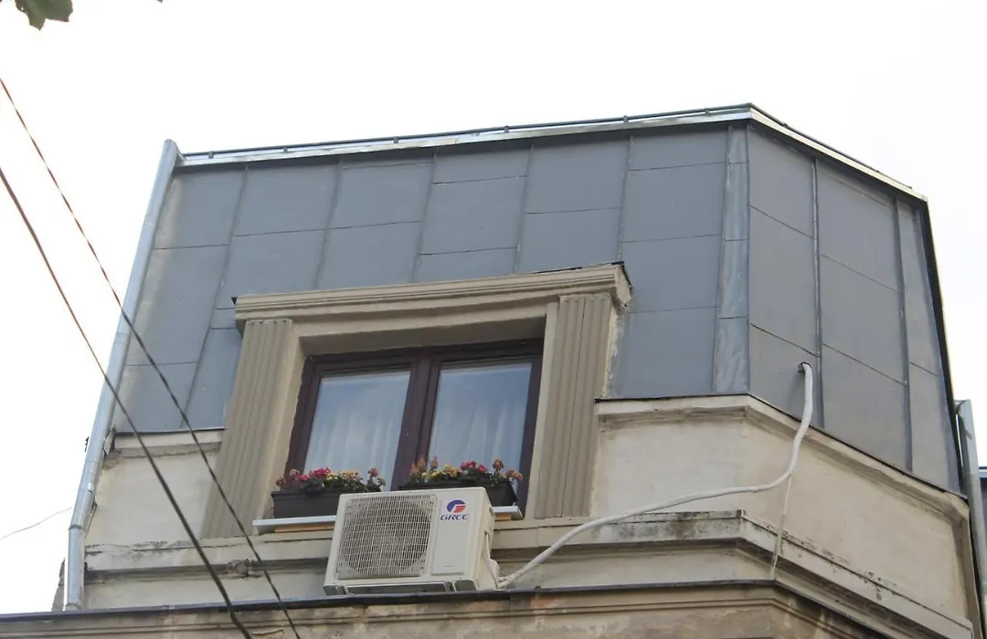 Studio Yellow - Piata Victoriei-1