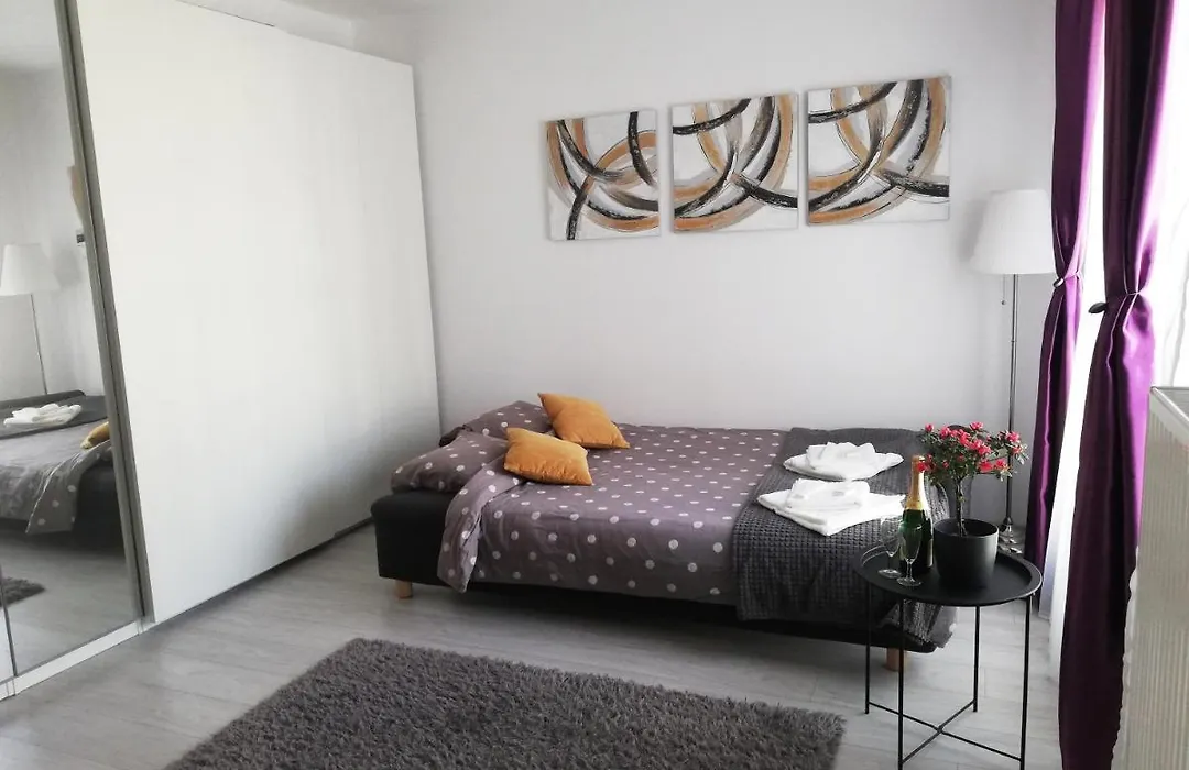 Marlen'S Apartment-1