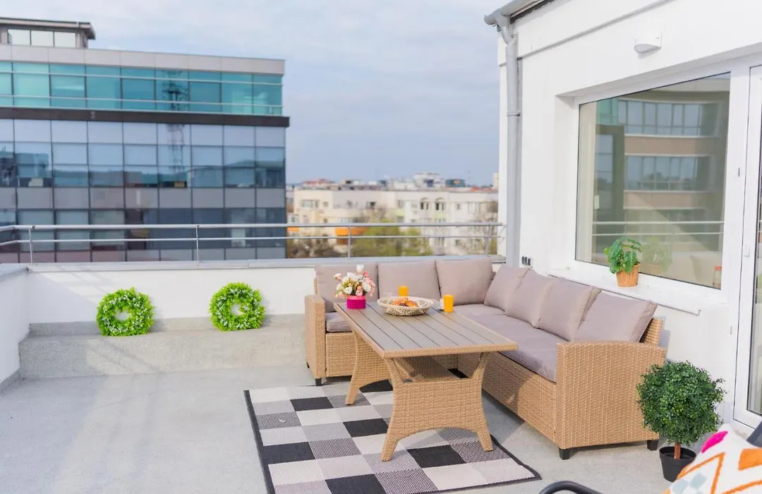 Penthouse With Huge Rooftop Terrace & City View-1