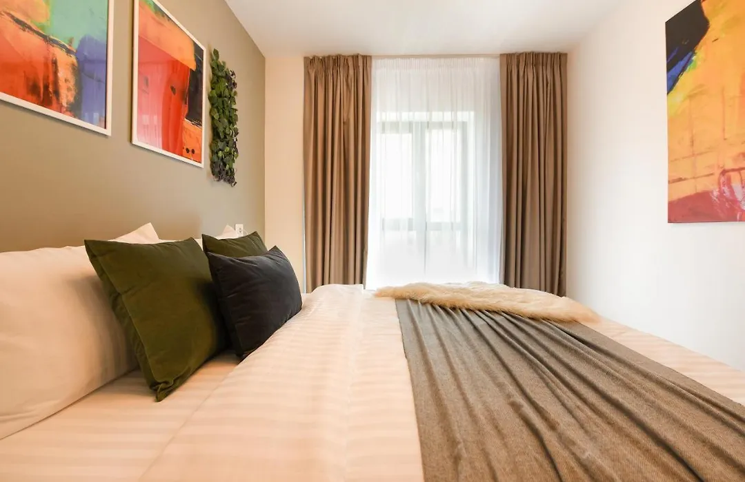 Colorful Fusion - Modern 1Br Near Romexpo Center-1
