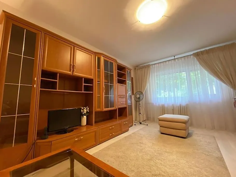 Lovely & Quiet 1-Bedroom Condo With Free Parking-1