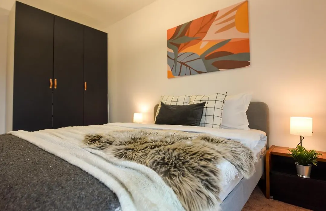 The Geometrist - Stunning 1Br Apt With Balcony-1