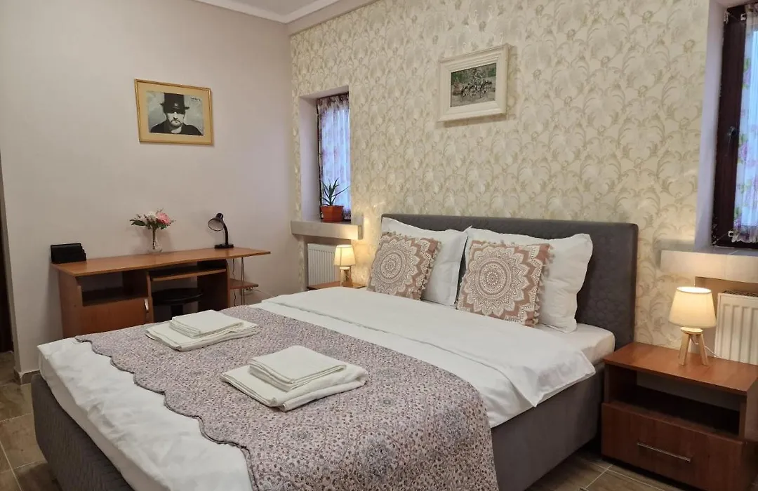Laroka House Arty And Cosy Studio Universitate Center-1