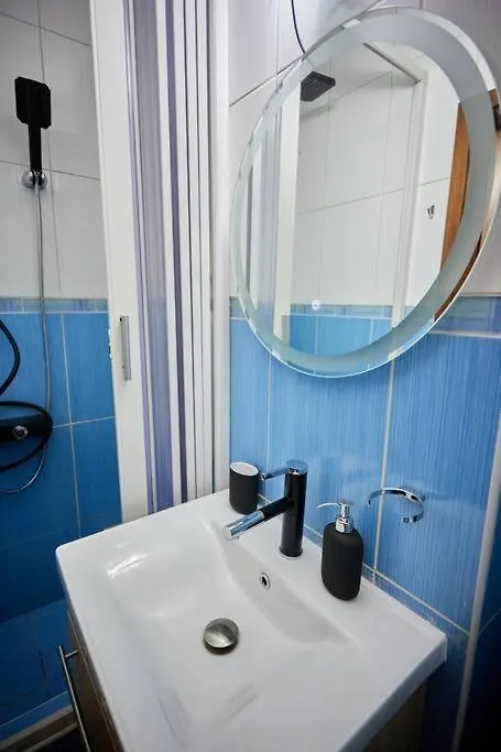 Queen Apartment Athenee-1