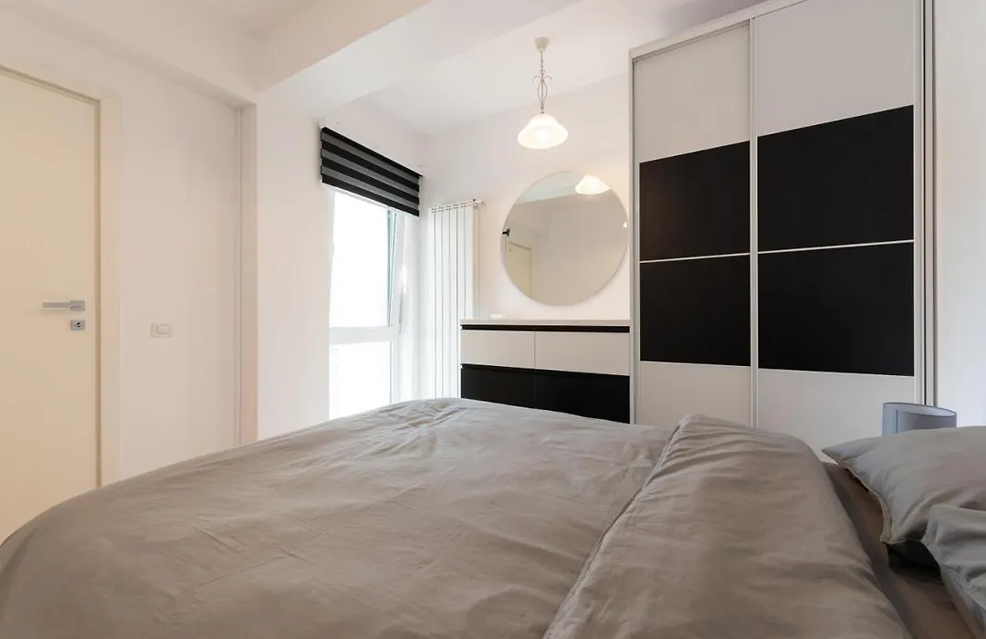 Eva - Bright Apt With Balcony Near Veranda Mall-1