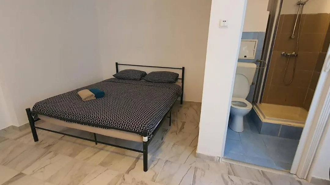 Cozy Spacious Studio-1