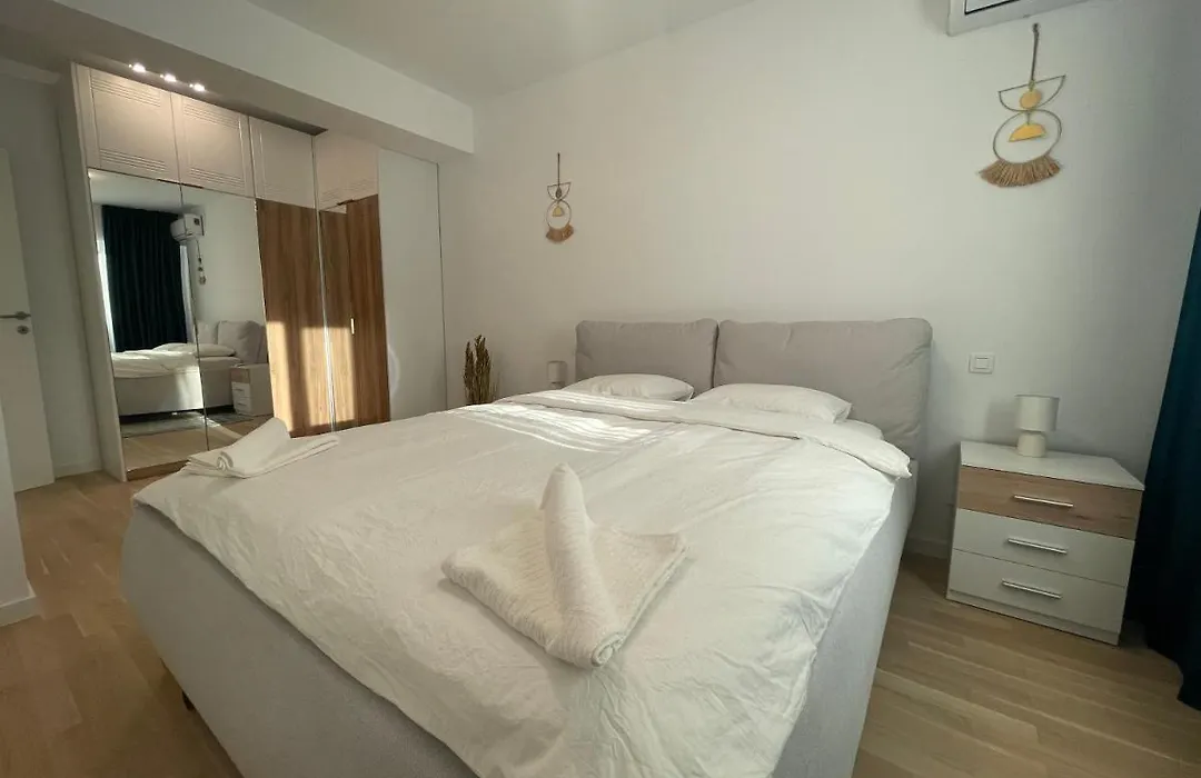 C-Entral Apartments Bucharest With Private Parking-1