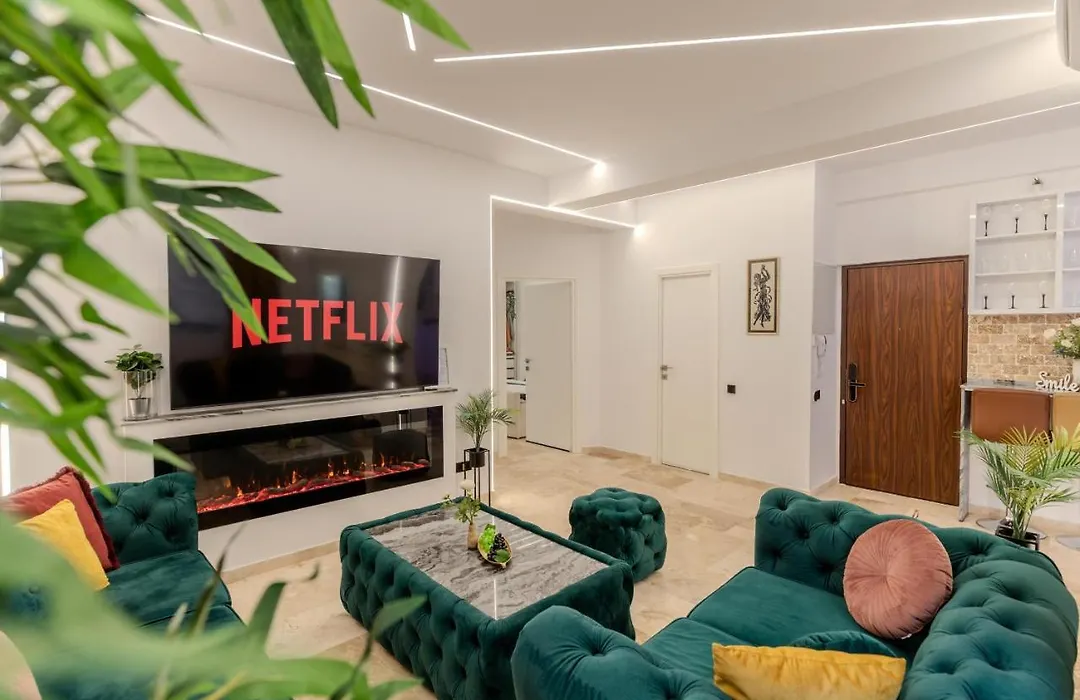 Luxury Living: Smart 2BR Apartment at Unirii Square-1