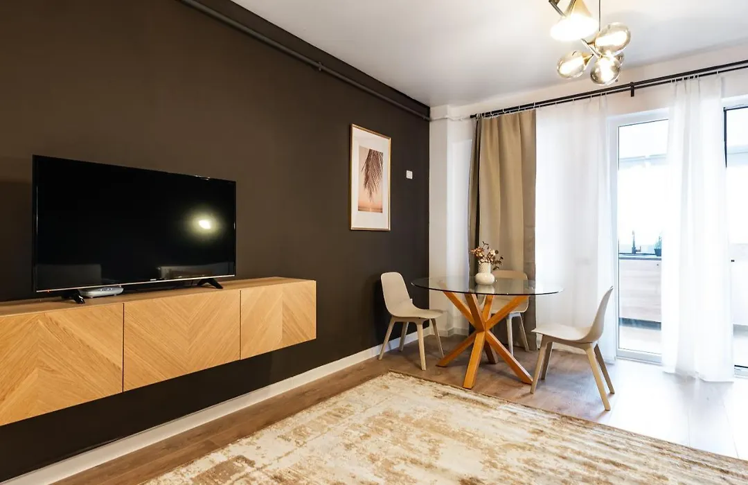 Central Spacious Apartment 506-1