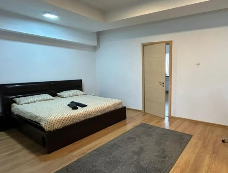 Deluxe City Center Apartment-1