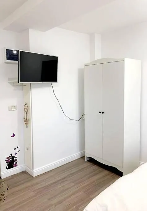 Central Studio Flat-1