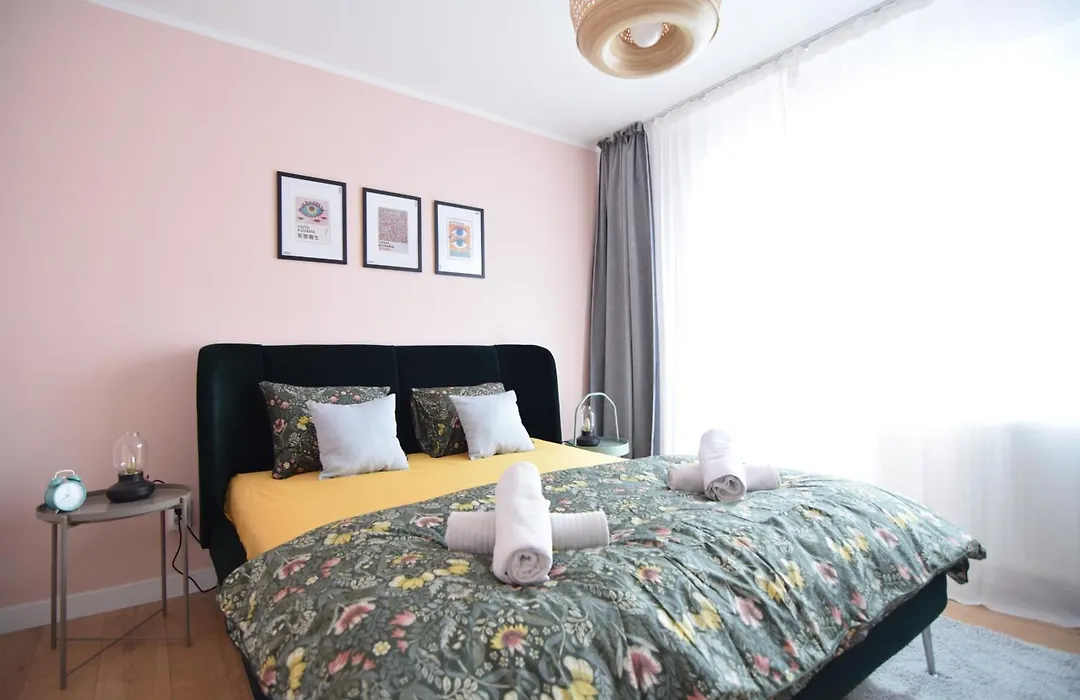 Stylish Apartment With Video Projector-1