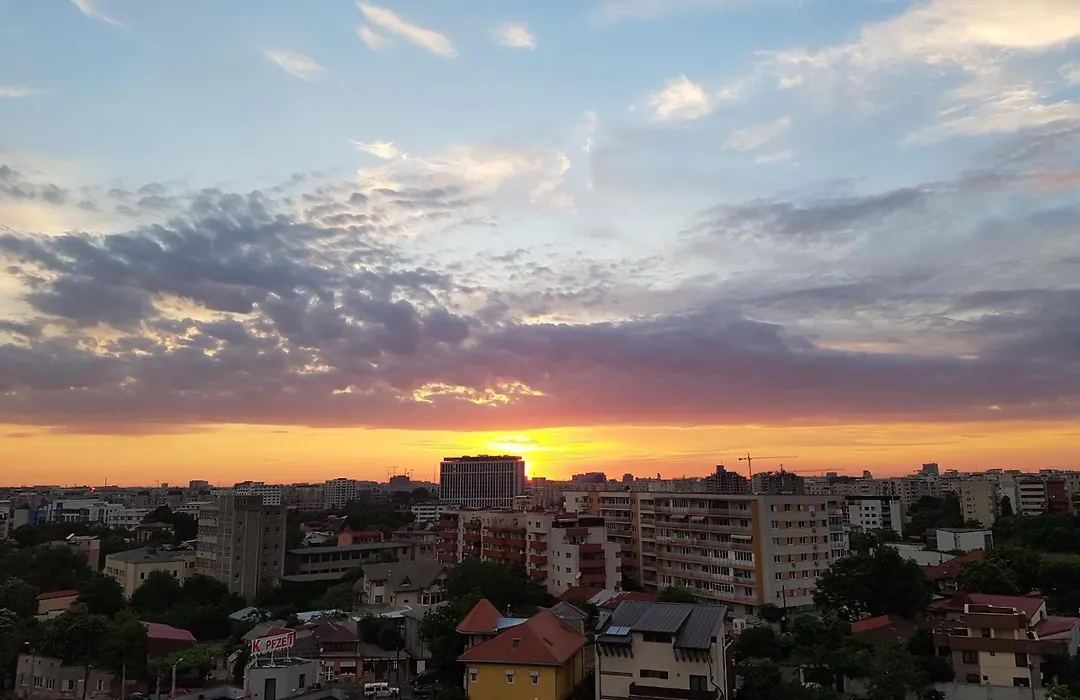 Lovely Apartment With City View-1