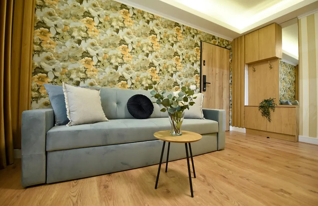 Home Away From Home - Modern & Cozy Apartments Near Vibrant Unirii Area-1
