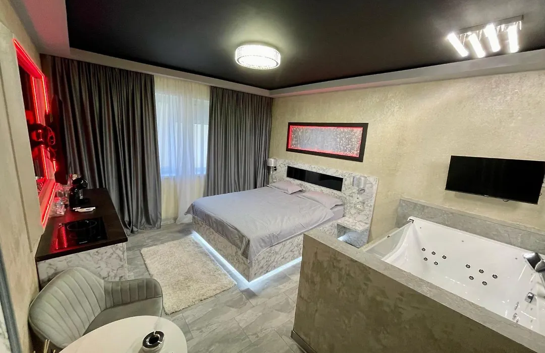 Nubia Studios & Spa-1