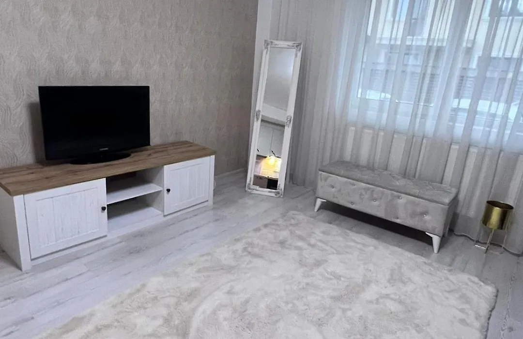 Apartament în regim-1