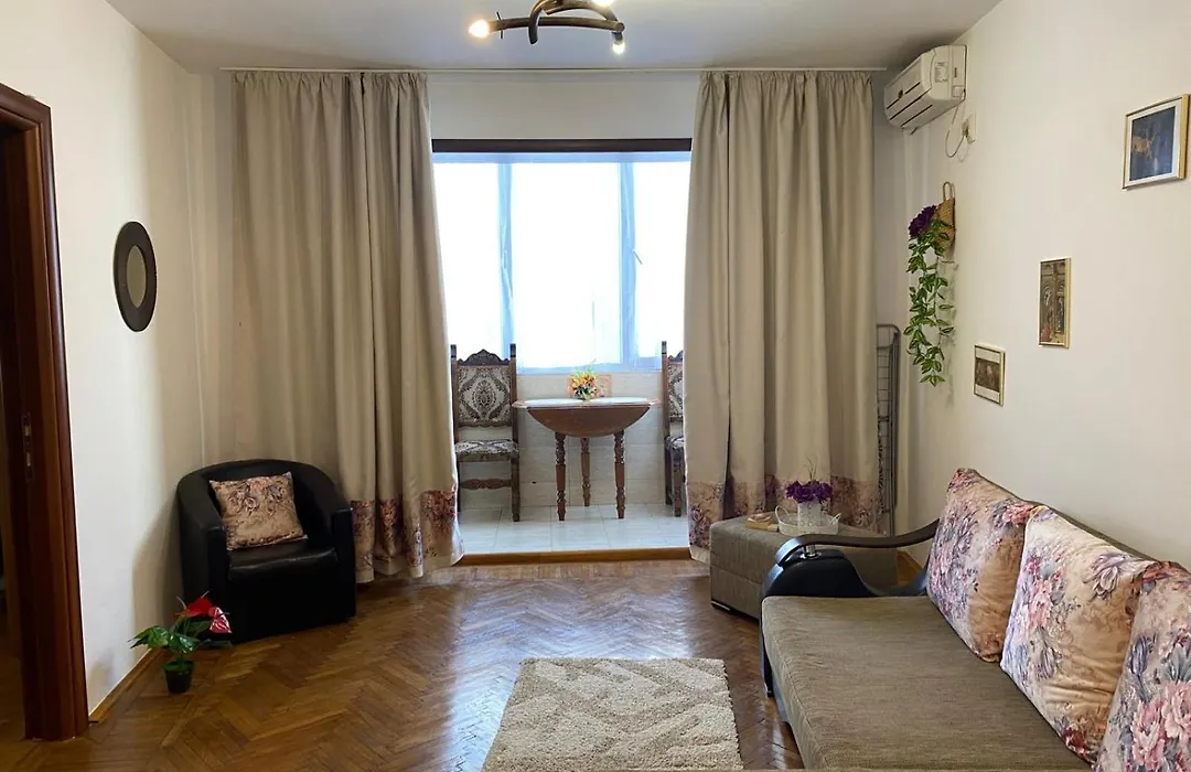 Victoria Avenue Apartments-1