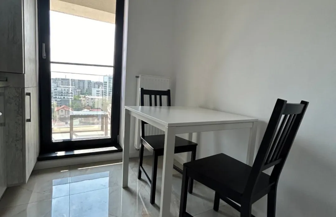 Elegant Studio With City Views - Prime Location - 02-1