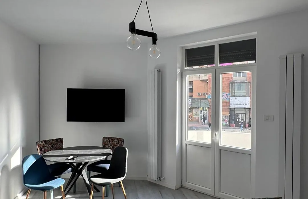 Grafitti Apartment By News Apartments-1