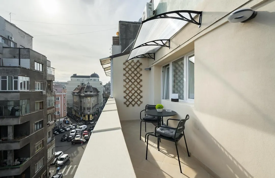 Urban Dream Studio With City Views And Modern Comfort-1