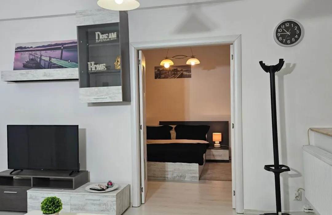 White Apartment By Hilton II-1