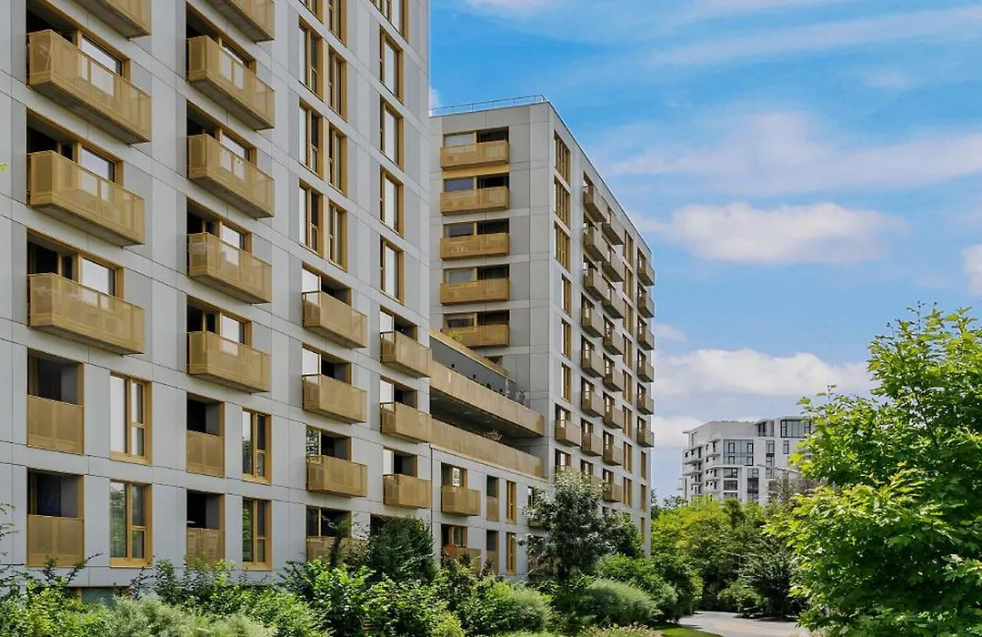 Mido Aviatie Park Apartments With Private Parking & Self Check-In-1