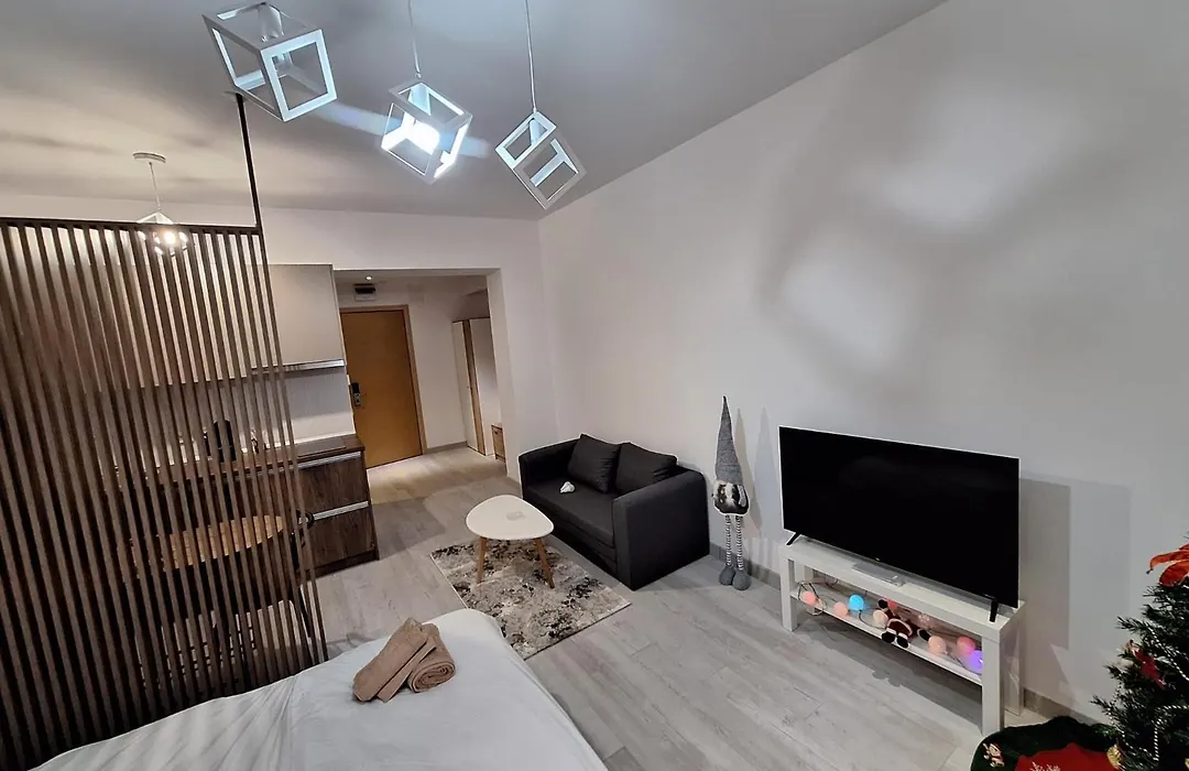 Anastasia&Raisa Home-1