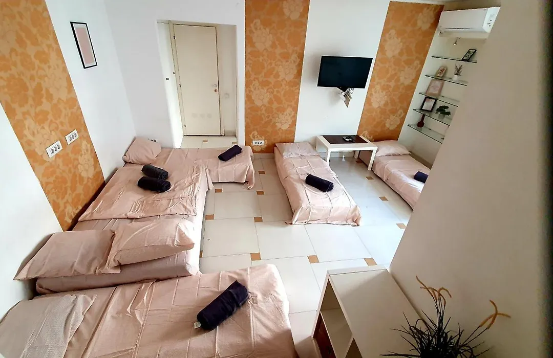 Central 2Br Apartment With Balcony - Italian Church & City View-1