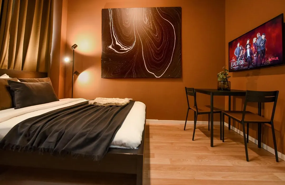 Elegant Studios On Magheru Boulevard - The Art Of Living Simply-1
