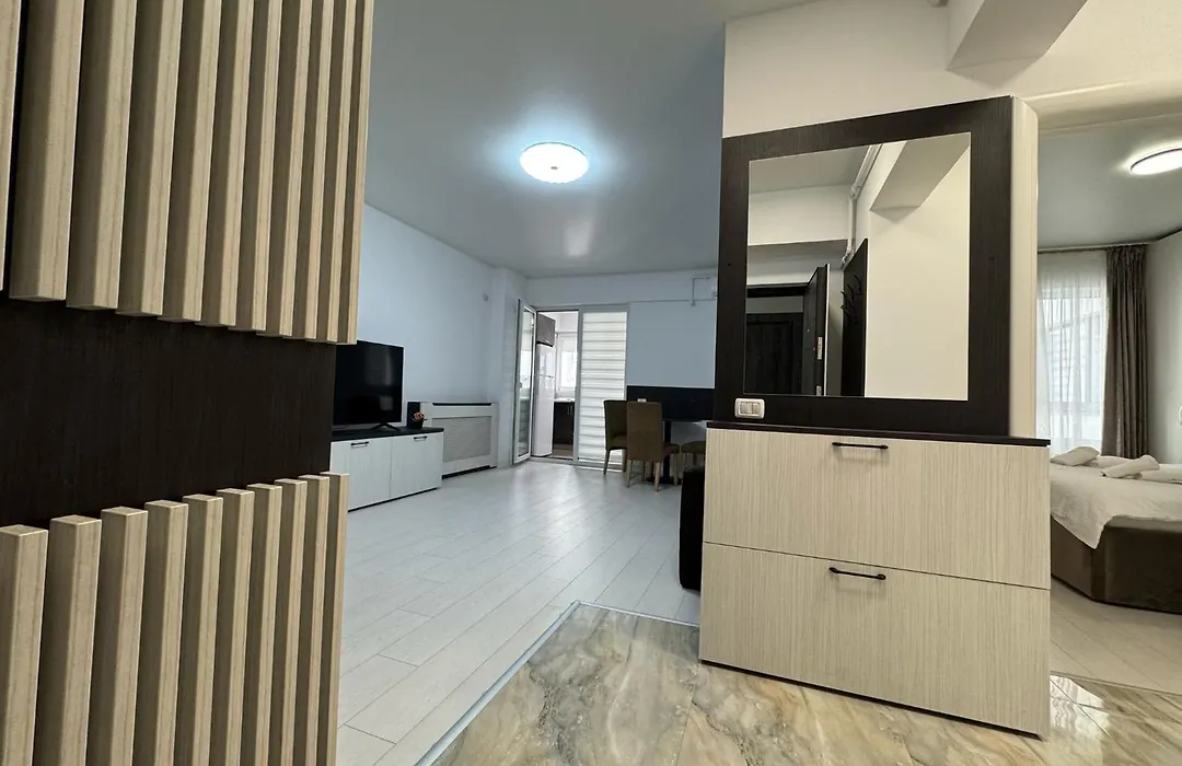 Luxury Glam Apartments Central Adress Bucuresti With Parking-1