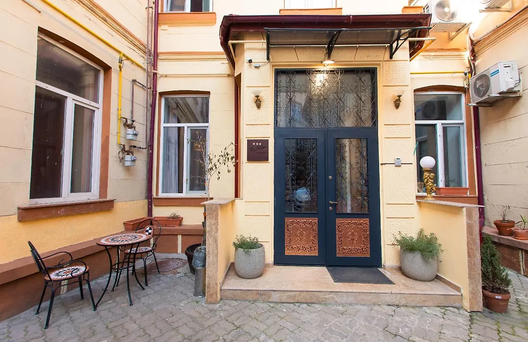 Arghezi Central Boutique-1