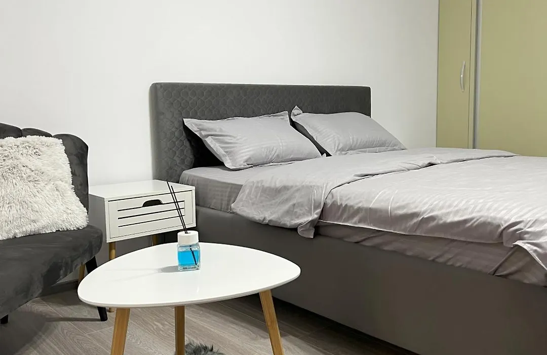 Refined Studio Haven At Exigent Plaza - 08-1