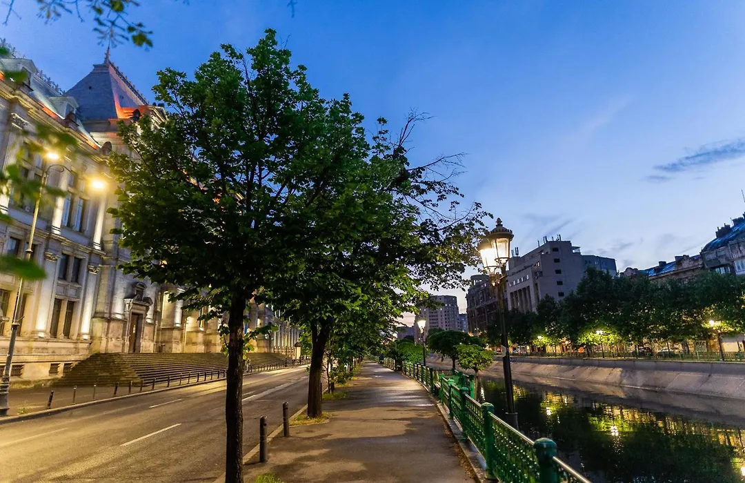Aiastay Bucharest River Apartments-1