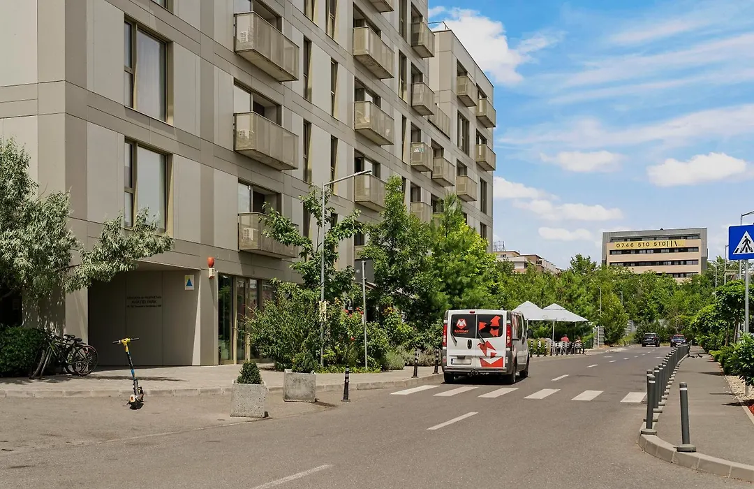 Mido Green Apartment With Private Parking & Self-Check-In-1