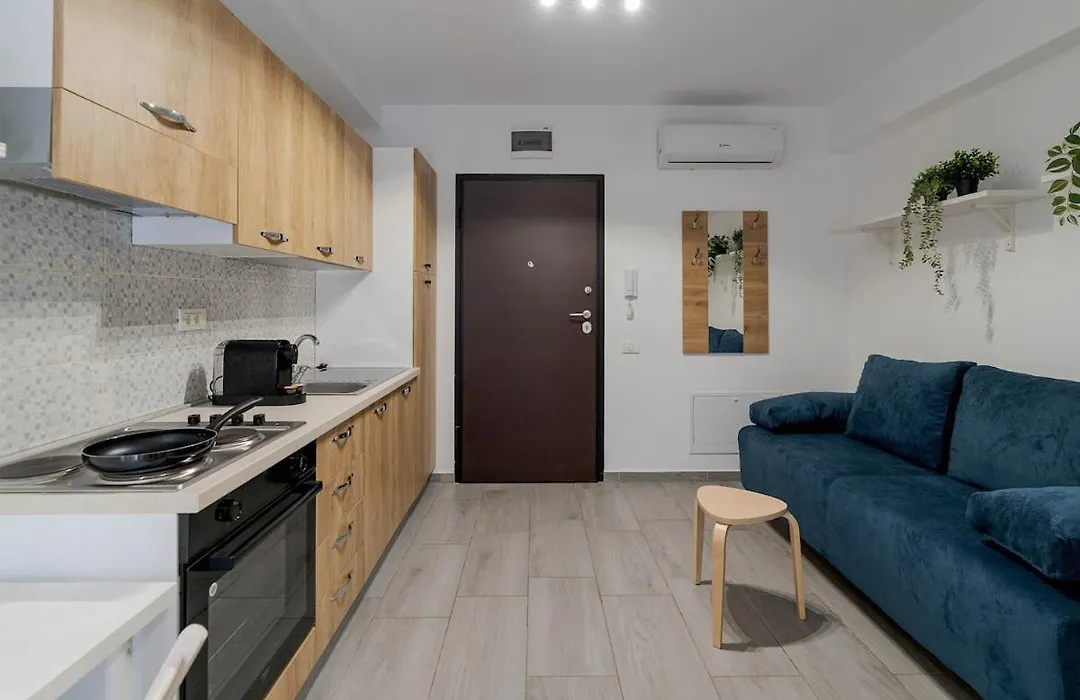 Downtown Urban Studio W Balcony Vol 2-1