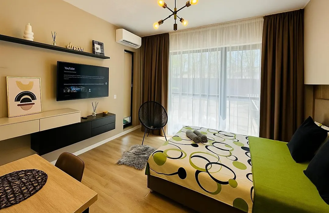 Wood Exclusive Studio-1