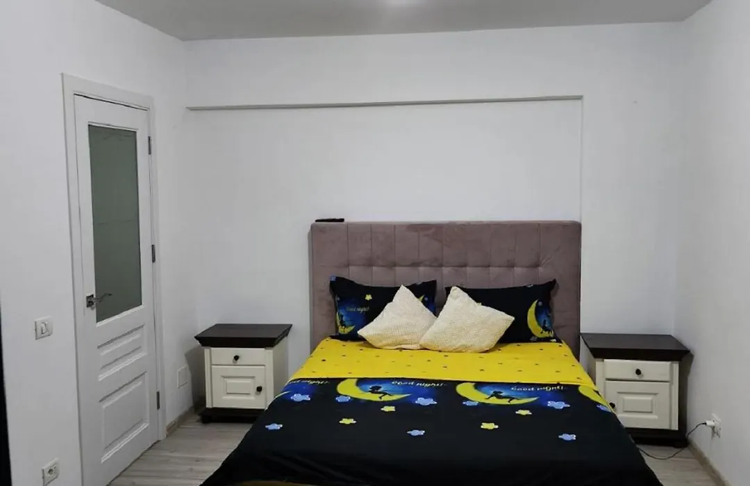 Gara De Nord 3 Rooms Apartment Superb City View-1