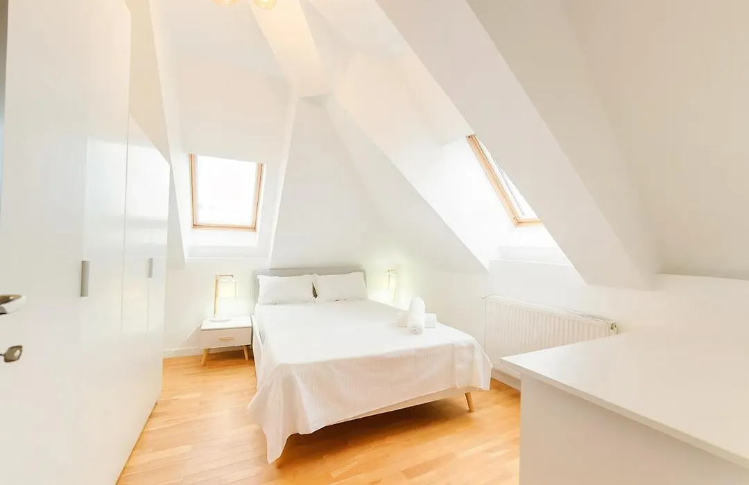 Central Skylight Suites 16-1