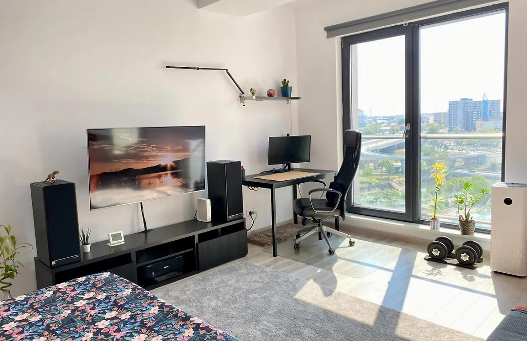 Independence Studio-1