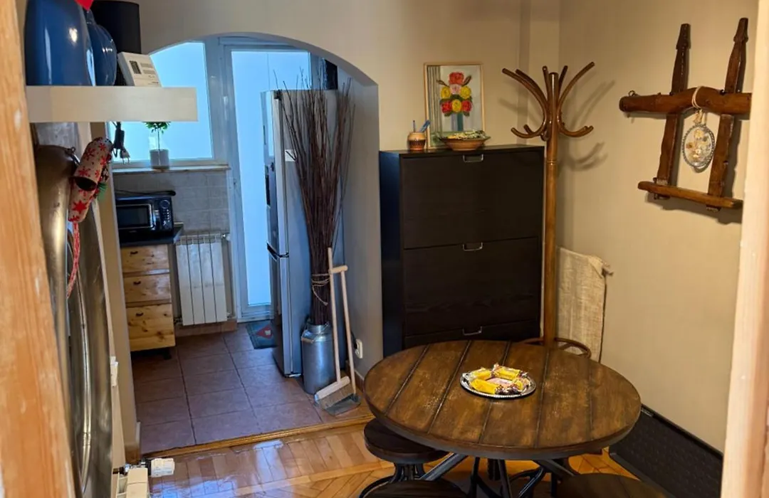 Vintage Apartment-1