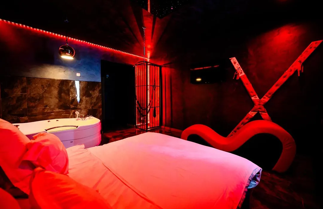 Fantasy Apartments Jacuzzi Bucharest-1