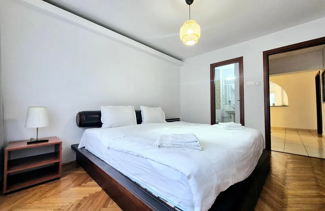 Airy & Comfortable - Elegant 2Br With Parking Parliament-1