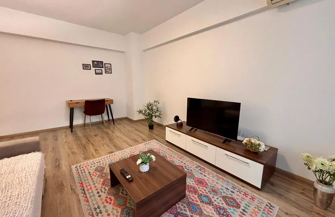 Bellagio - Cozy Apartment With Free Parking & Gym-1