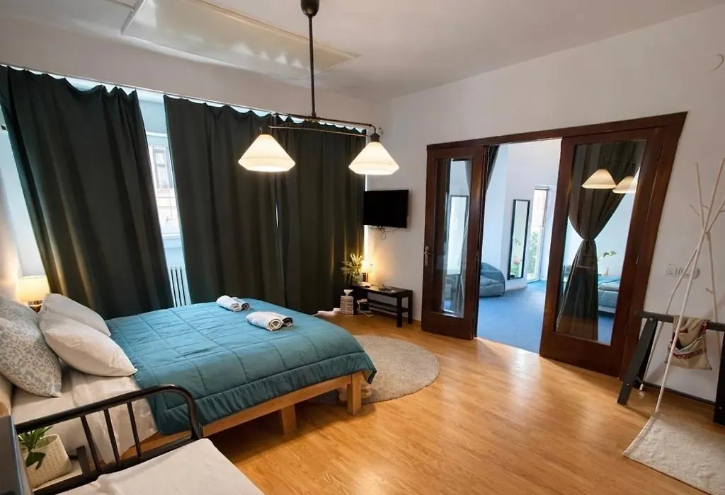 Middle Old Town Apartment-1