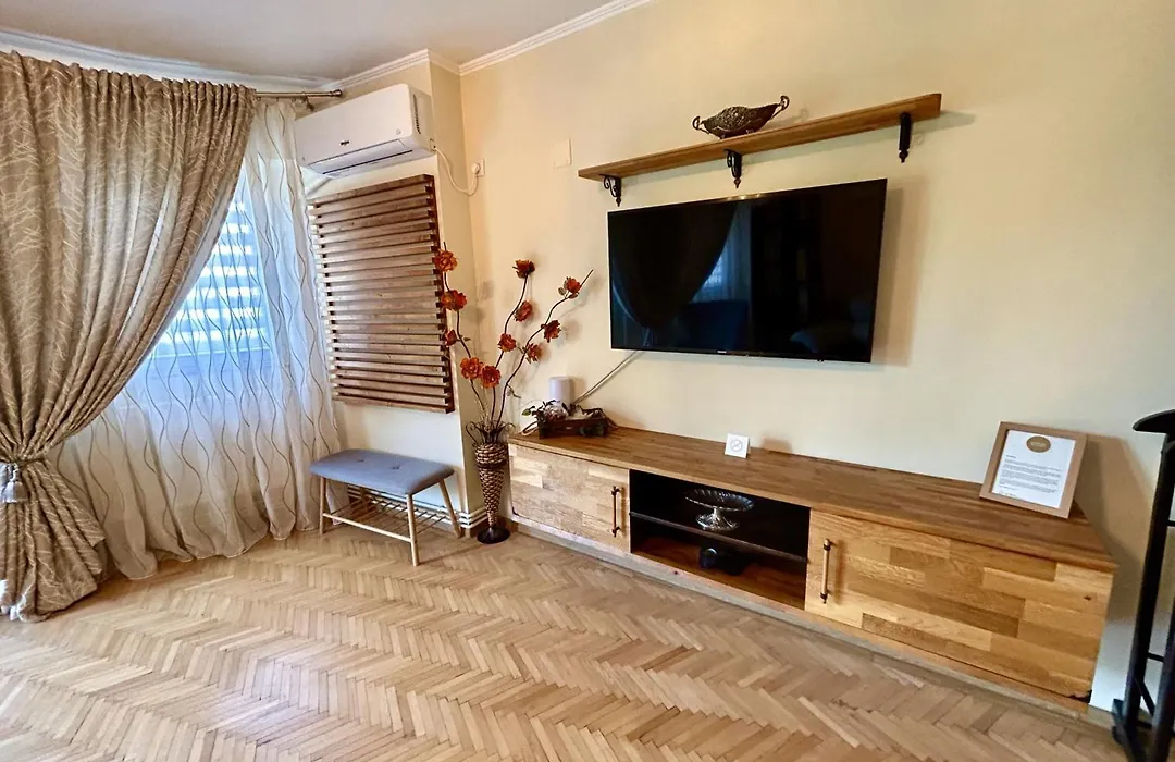 Apartment Palace Of Parliament-1