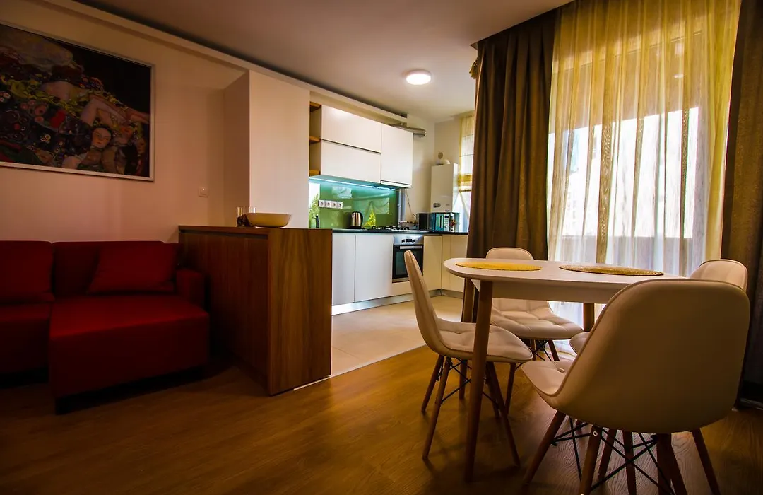 Top Trio Residence-1