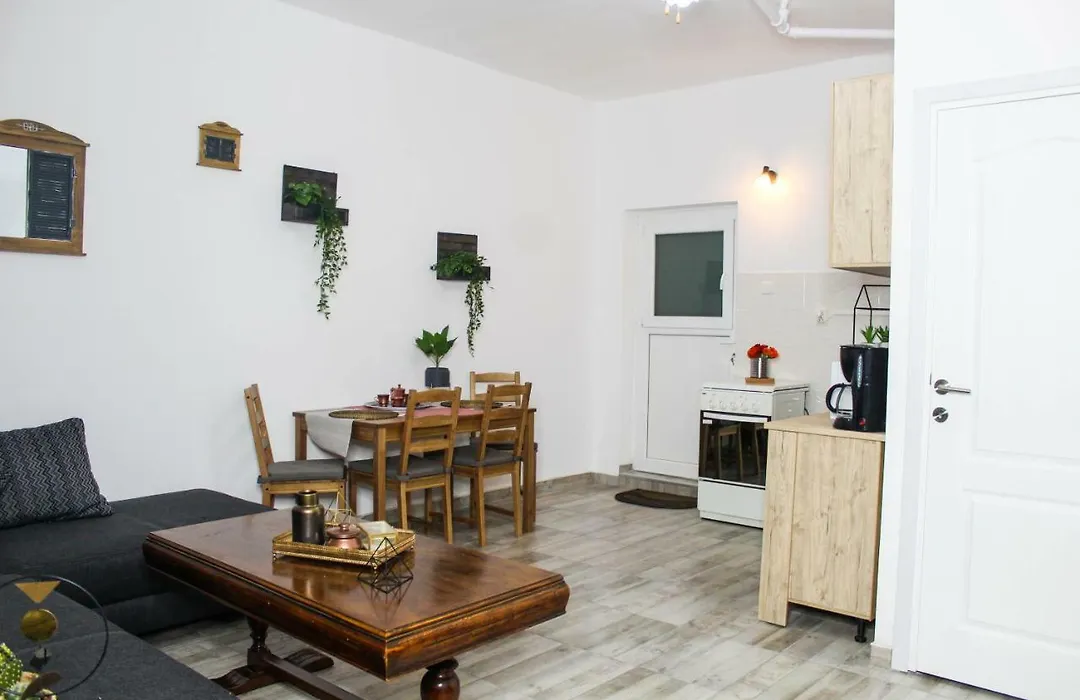Nirvana Apartament-1