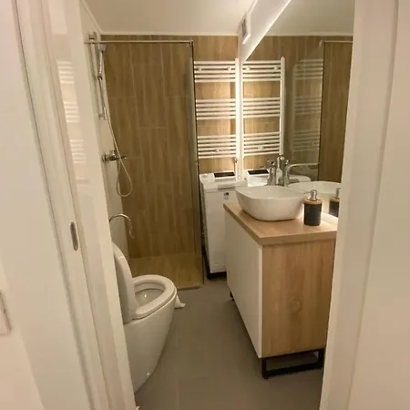 Cozy Apartment In The Business Area Of Bucharest-3